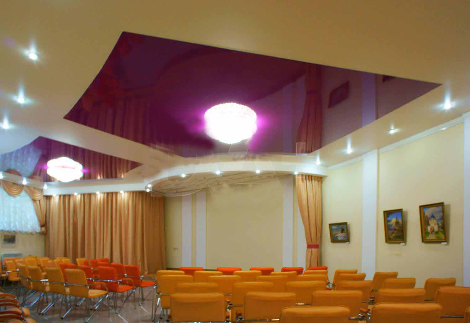 Потолок актового зала